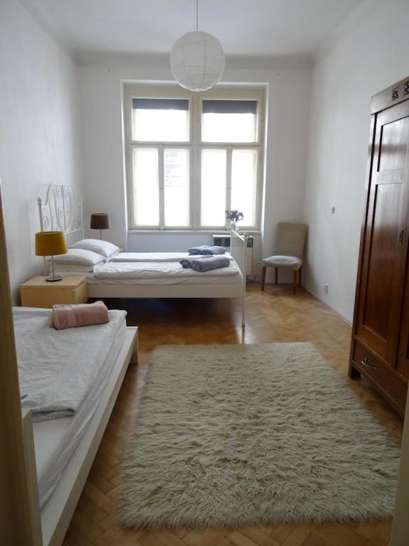 Garden Apartment On Art Nouveau Street In Central Πράγα Εξωτερικό φωτογραφία